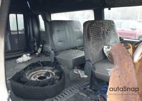 2001 Ford E-250 Commercial/Recreational from USA, damaged, VIN 1FTNS24L11HB61539